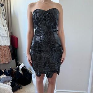 Rachel Gilbert Black sequence dress size 2.
(model- size 0)